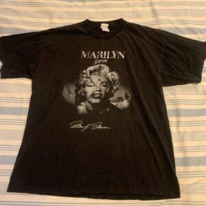 Super cool 90s vintage Marlyn Monroe t shirt.